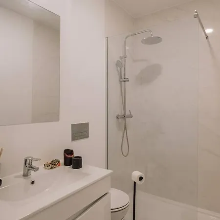 Nistos - 3 Bedrooms In Alvalade Lisbona