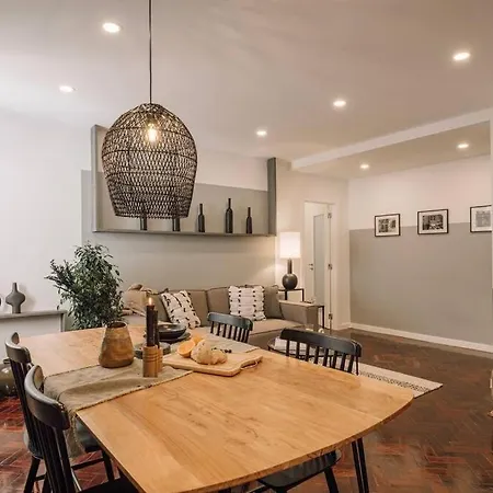 Nistos - 3 Bedrooms In Alvalade Apartman
