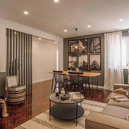 Nistos - 3 Bedrooms In Alvalade Apartman
