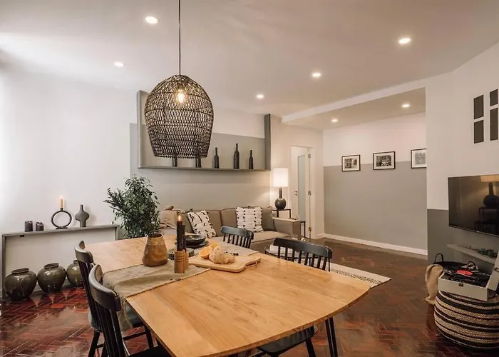 Nistos - 3 Bedrooms In Alvalade Daire