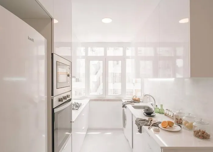 Nistos - 3 Bedrooms In Alvalade Daire *