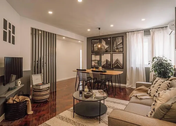 Nistos - 3 Bedrooms In Alvalade Daire