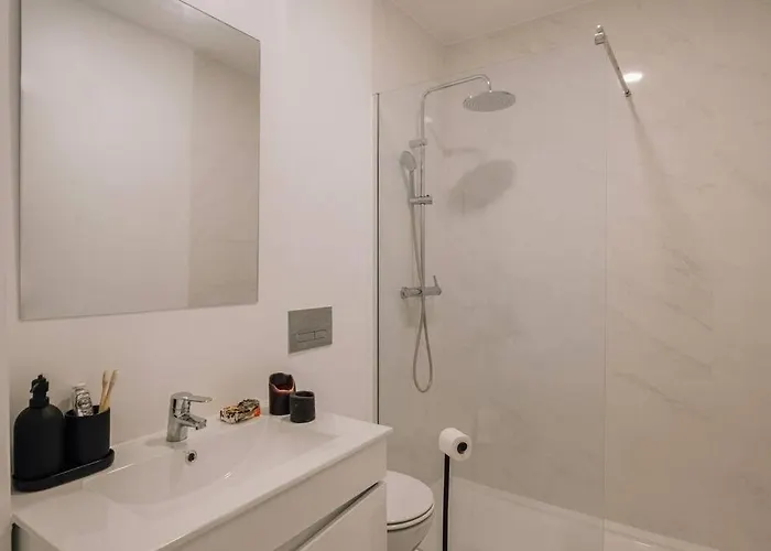 Nistos - 3 Bedrooms In Alvalade Lisboa