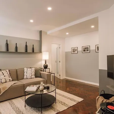 Nistos - 3 Bedrooms In Alvalade Lissabon