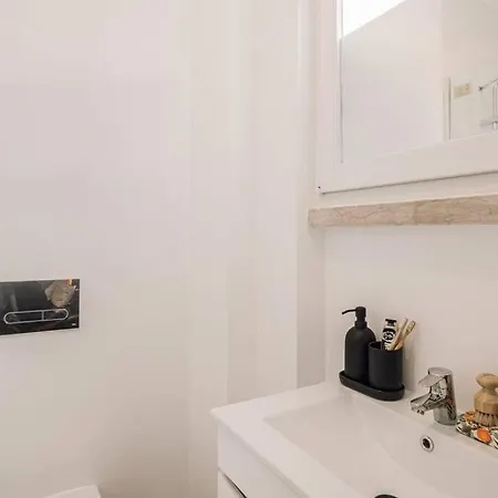 Apartment Nistos - 3 Bedrooms In Alvalade *